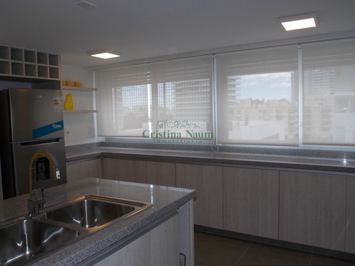 Amplio Apartamento En Muy Buena Torre Frente Al Mar. Totalmente Reciclado- Ref: 16270