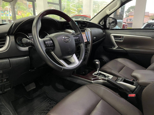 Imagem 10 de 10 de Toyota Hilux Sw4 2.8 Srx 4x4 7 Lugares 16v Turbo