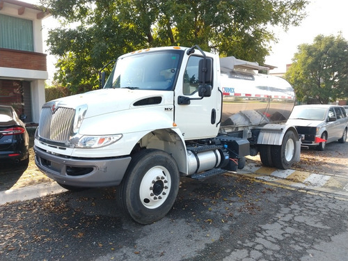 Imagen 1 de 10 de Camion Pipa International 2021
