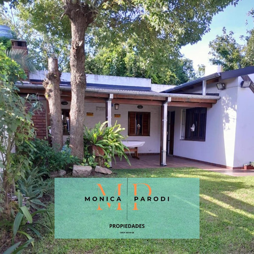 Casa En Venta Con Departamento Y Pileta Zona Centro De Moreno