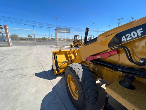 Retroexcavadora Caterpillar 420f 2015 Extencion 4x4 Kit