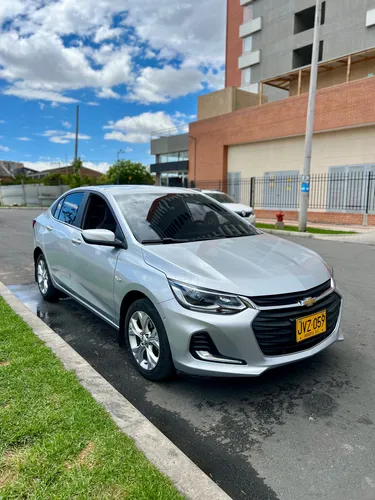 Chevrolet Onix 1.0T Premier Sedan At