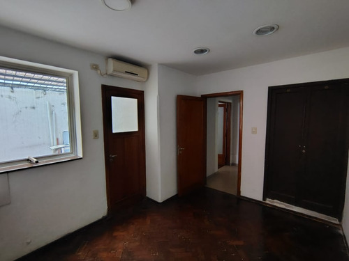 Casa En Alquiler B Centro 4 Privados, 2 Baños