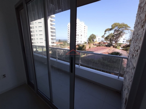 Apartamento En Zona Brava * 3 Dormitorios- Ref: 5358