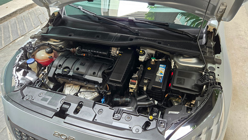Peugeot 208 1.6 Feline Tiptronic