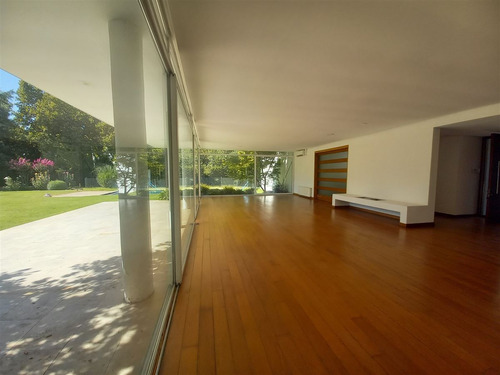 Casa En Arriendo De 4 Dorm. En Colina