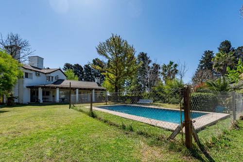 Venta/permuta - Casa - 2 Dormitorios - Solares De Carcaraes, Iriondo