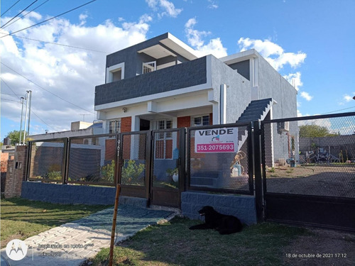 Imagen 1 de 17 de Vendo Casa Y Dpto En La Calera - Barrio Minetti Iii