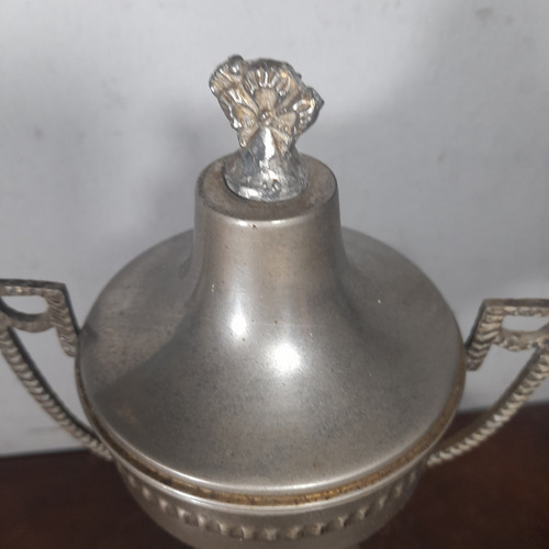Imagem 9 de 10 de Troféu Antigo Metal Ferro Folheado Prata 1969 Marcas De Uso