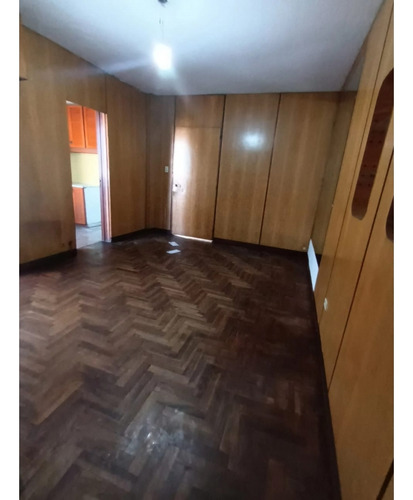 Venta Departamento De 2 Amb. Zona Comercial Apto Profesional