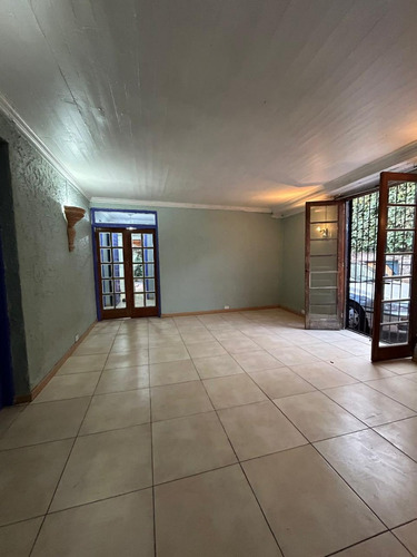Recoleta / C. J. Maria Caro, Arriendo Casa Amplia, Depto Ind