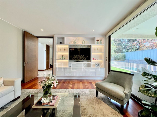 Casa En Arriendo De 5 Dorm. En Las Condes