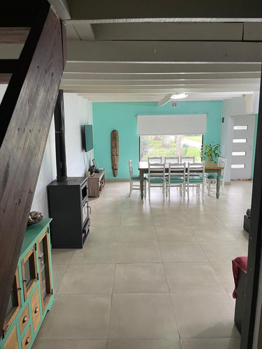 Vendo Casa 4 Ambientes En Barrio El Sosiego - Parque Amplio Con Piscina