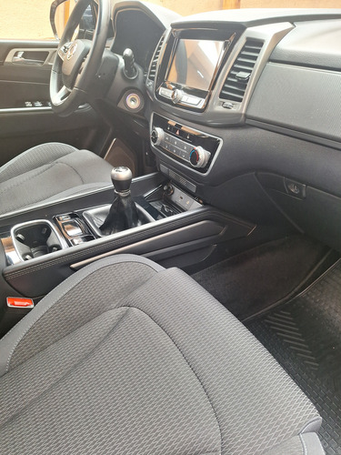 SsangYong Rexton 2.2 Mt 4x2 Std