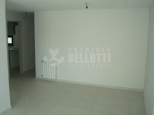 Imagen 4 de 9 de Departamento 2 Dormitorios En Alquiler - Av. 32 E/ 1 Y 2 - La Plata