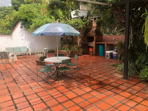 Imagen 23 de 28 de En Venta Espaciosa, Iluminada Y Ventilada Casa Ubicada En La Parte Alta De La Urb. El Marqués.