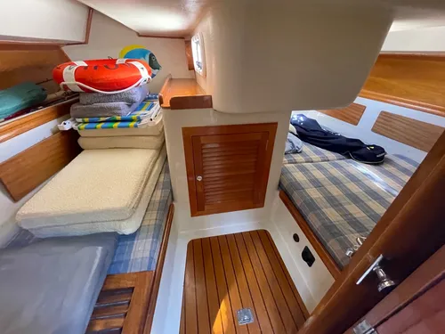 Velero Vip 33.5 Volvo Penta 29 Hp Timón Rueda Orza