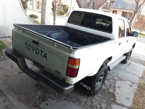 Imagen 9 de 15 de Toyota Hilux 2000 2.8 D/cab 4x4 D Dlx