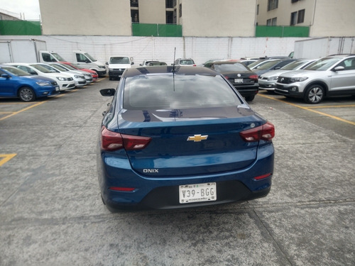 Imagen 3 de 8 de Chevrolet Onix 2021 1.0t Ls Mt