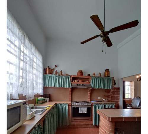 Venta De Finca En Aguirre, Montalbán - 1631 Inmobiliaria Maggi.