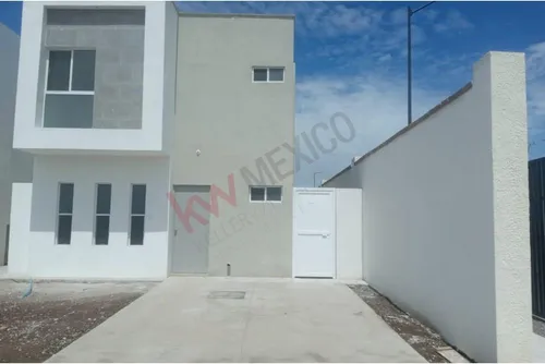 Casa A La Venta En Circuito Cerrado, Acceso Rápido Por Carretera  Santa Fe, Con Caseta De Vigila...