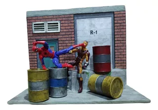 Marvel Legends Barriles Con Bolsas De Basura Spiderman 1/12