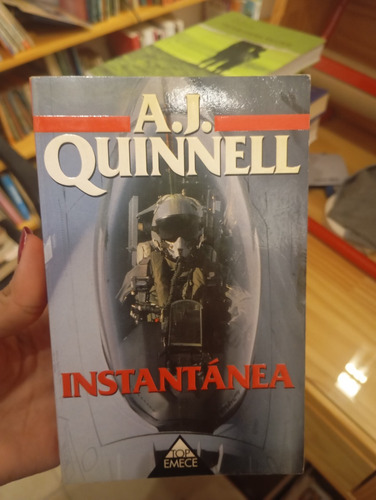 Instantánea. A. J. Quinnell. Ed. Emecé (Usado)