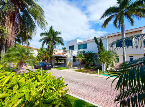 Se Vende Casa Con Muelle En Isla Dorada Cancún