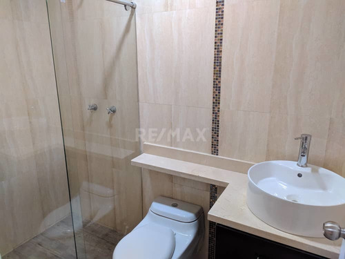 Imagen 13 de 17 de Venta. Casa. San Cristóbal