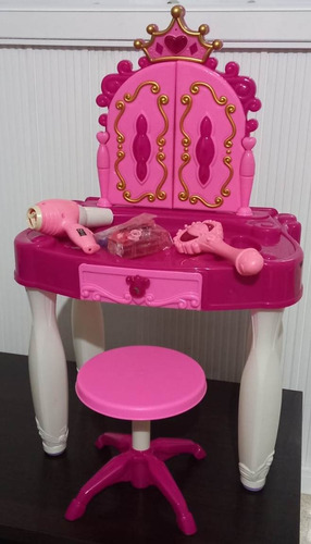 Imagen 1 de 3 de Peinadora Musical Con Espejo Y Accesorios Juguete Para Niñas