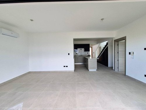 Apartamento Penthouse En Alquiler En Vistaca, Punta Cana, 2h