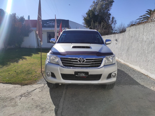 Imagen 2 de 9 de Toyota Hilux 2012 3.0 Cd Srv I 171cv 4x2
