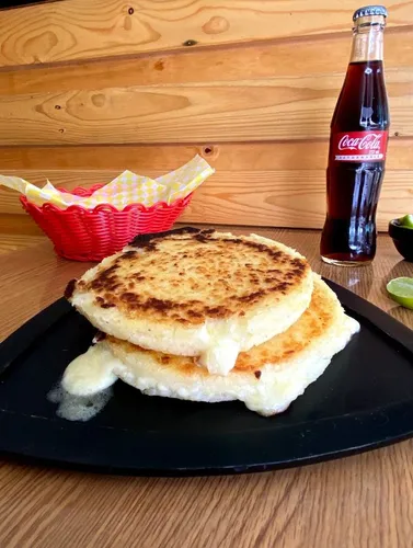 Local De Venta De Empanadas, Acreditado, Excelente Clientela, Barrio La Castellana