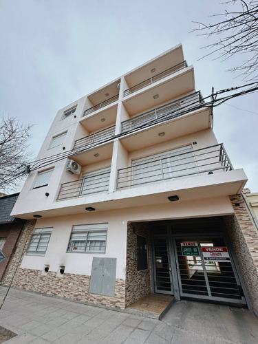 Departamento En Venta De 1 Dormitorio C/ Cochera En Pacífico