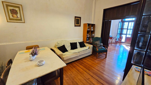 Casablanca - Casa En Dos Plantas, Sobre Avenida.