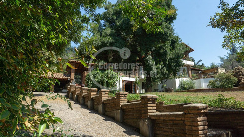 Casa En Venta De 5 Dorm. En Lo Barnechea