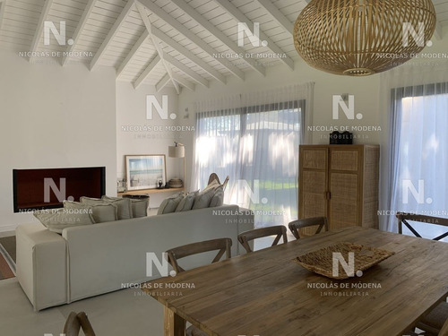Espectacular Casa En Pinar Del Faro - Jose Ignacio- Ref: 5005