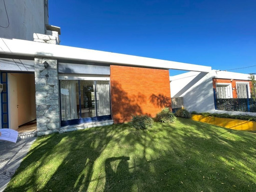 Casa En Venta De 4 Dormitorios En Malvin