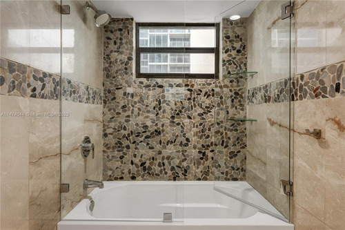 Departamento En Venta Ubicado En 2301 Collins Ave, Miami, Florida