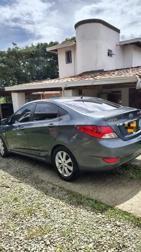 Hyundai Accent 1.6l 4 p