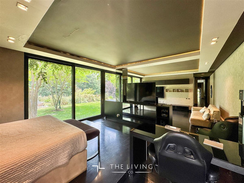 Casa En Venta De 7 Dorm. En Lo Barnechea