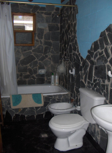 Casa Estilo Cabaña Rustica Y Local Comercial Con Habitacion