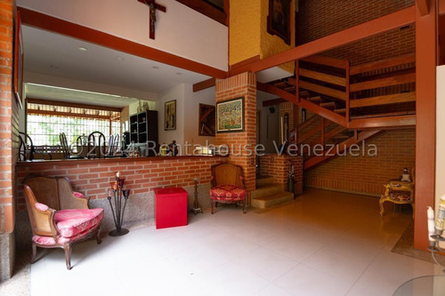 En Venta Casa Duplex - Urb. Colinas Del Tamanaco.