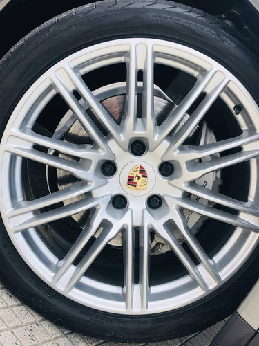 Porsche Cayenne V8