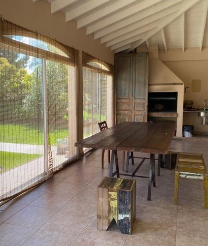 Casa En Venta 5 Ambientes En El Lauquen