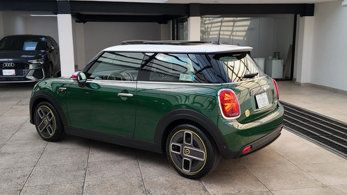 Mini Cooper Se Iconic (automatico) Color White Silver