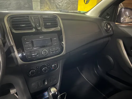 Renault Logan 1.6 Expression / Life + 16v automatico