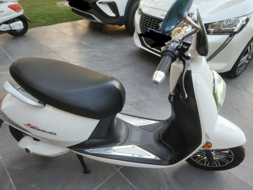 Imagen 5 de 15 de Moto Electrica Sunra Grace / Litio / 4500 Km / Scooter