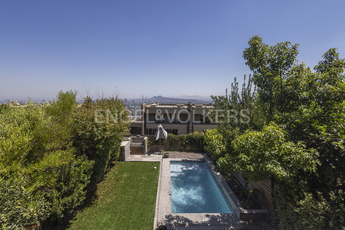 Casa Mediterránea En Arriendo En Condominio Seguro.