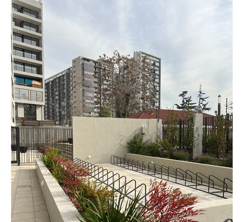 Plaza Vespucio / Metro Bellavista / Estudio Nuevo Equipado
